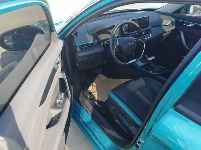 Dongfeng Yixuan — Фото автомобиля 15