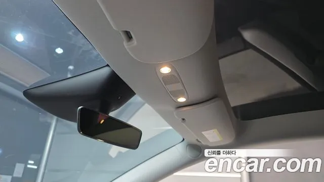 Tesla Model Y — Фото автомобиля 27