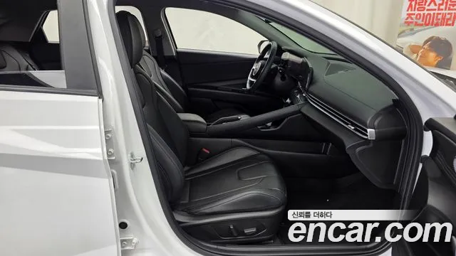 Hyundai AVANTE Avante (CN7) — Фото автомобиля 11