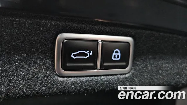 Hyundai Grandeur Grandeur (GN7) 2.5 Бензин 2WD — Фото автомобиля 19