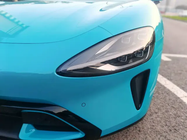Xiaomi SU7 — Фото автомобиля 2
