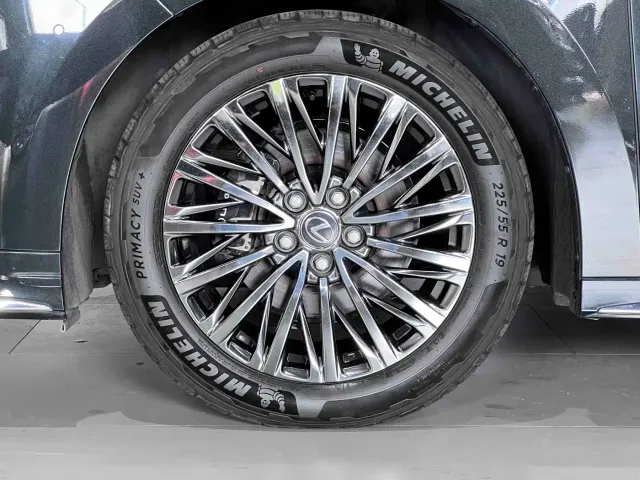 Lexus LM — Фото автомобиля 14