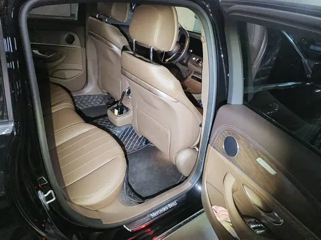 Mercedes-Benz E-Class — Фото автомобиля 11
