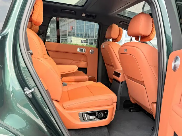 Li Auto L9 — Фото автомобиля 11