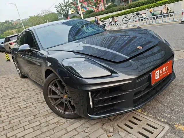 Фотография автомобиля — Porsche Panamera