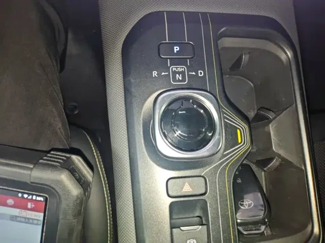 Toyota bZ5 — Фото автомобиля 13