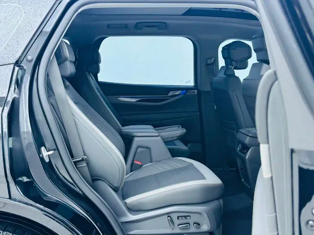 Ford Edge — Фото автомобиля 16