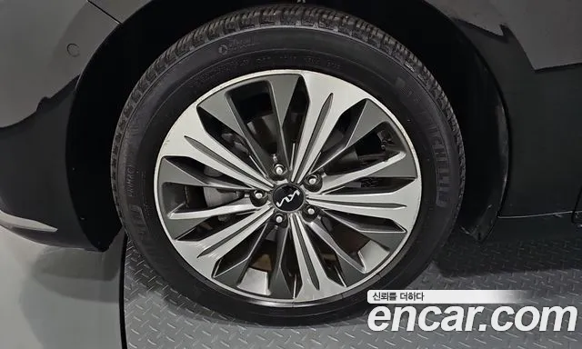 Kia K8 Hybrid — Фото автомобиля 5