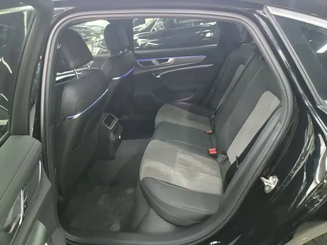 Audi A6L — Фото автомобиля 12