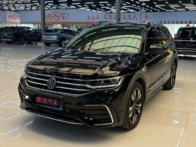 Фотография автомобиля — Volkswagen Tiguan L