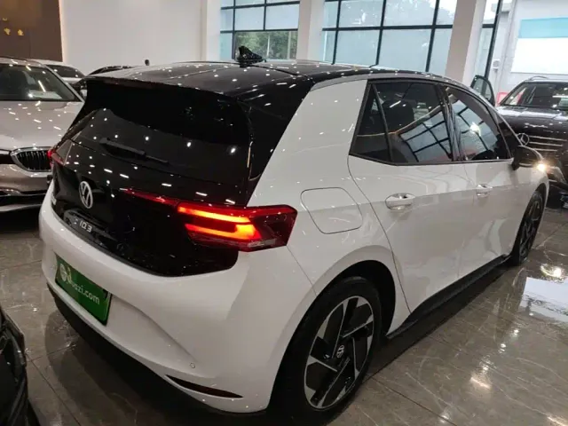 Volkswagen ID.3 — Фото автомобиля 6