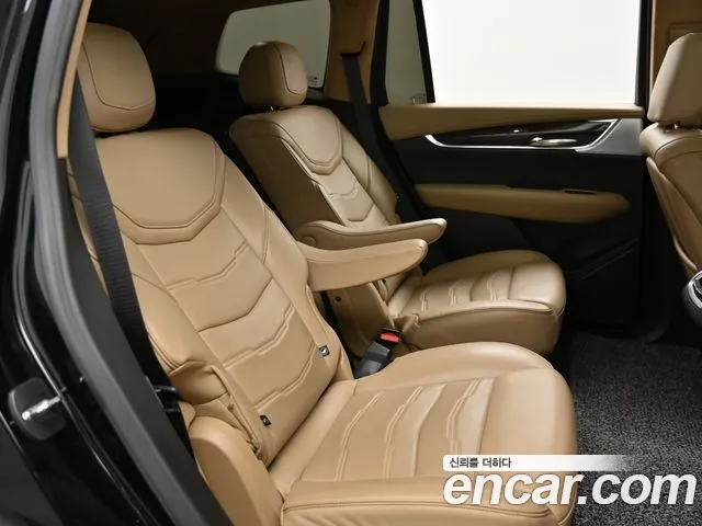 Cadillac XT6 — Фото автомобиля 12