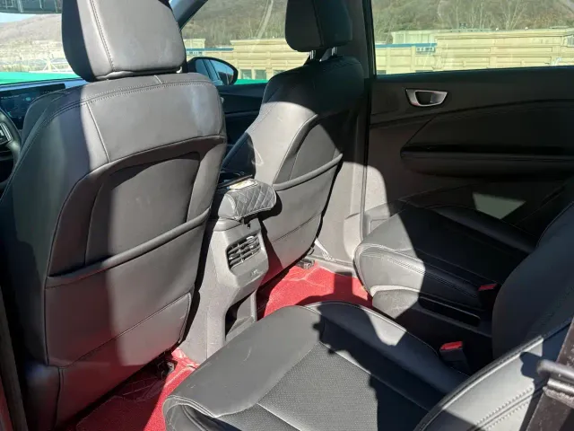 Wuling Jiachen — Фото автомобиля 14
