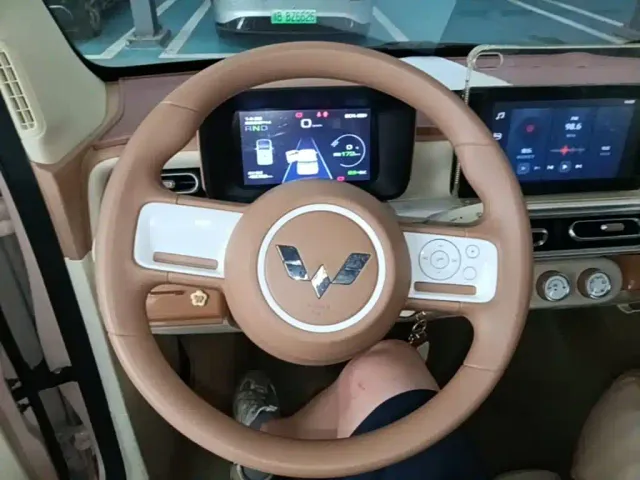 Wuling Hongguang Mini EV — Фото автомобиля 6