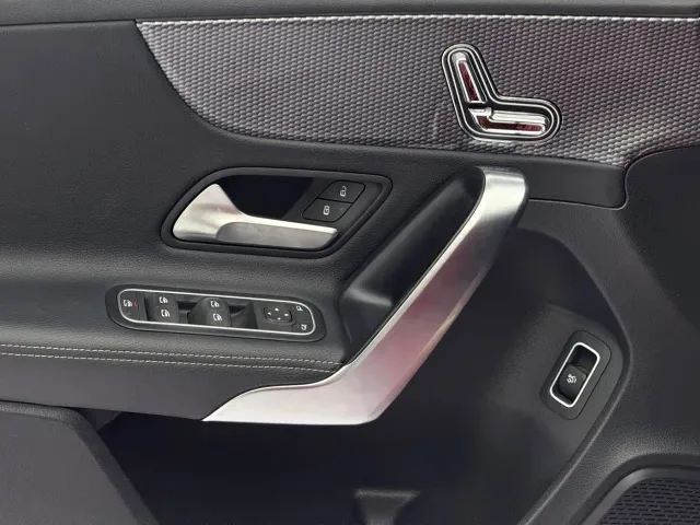Mercedes-Benz A-Class — Фото автомобиля 19