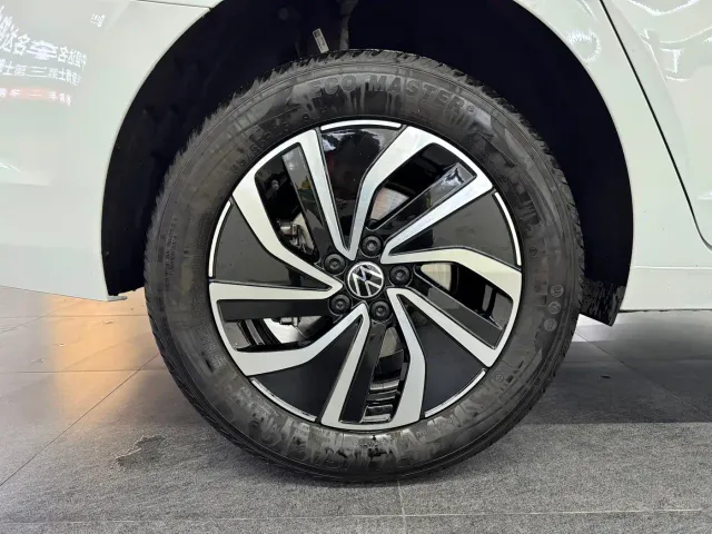 Volkswagen Lavida — Фото автомобиля 15