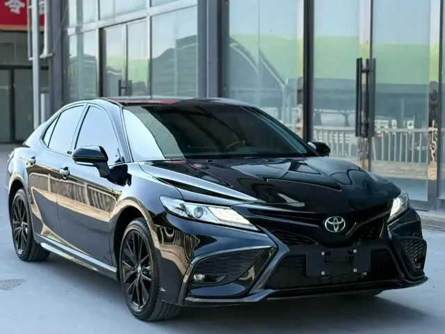 Toyota Camry — Фото автомобиля 3