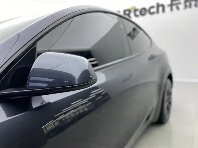 Tesla Model Y — Фото автомобиля 10