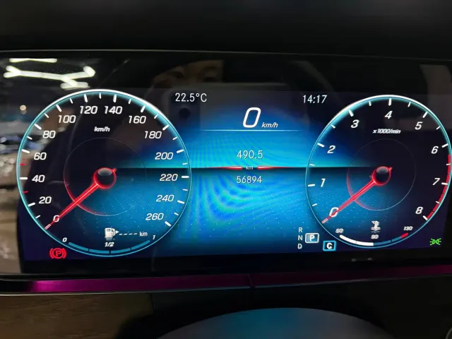 Mercedes-Benz E-Class — Фото автомобиля 7