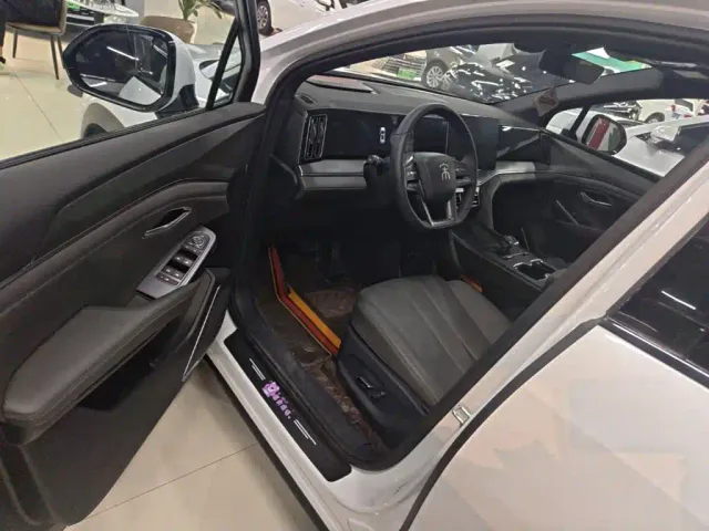BYD Song L DM-i — Фото автомобиля 15