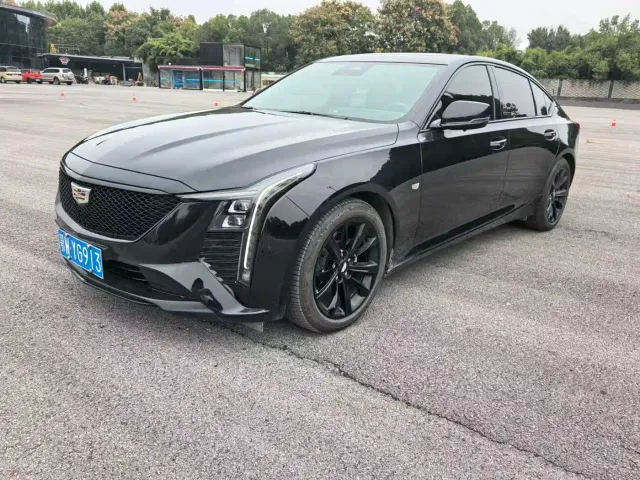 Фотография автомобиля — Cadillac CT5