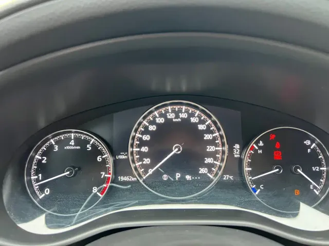 Mazda Axela — Фото автомобиля 13