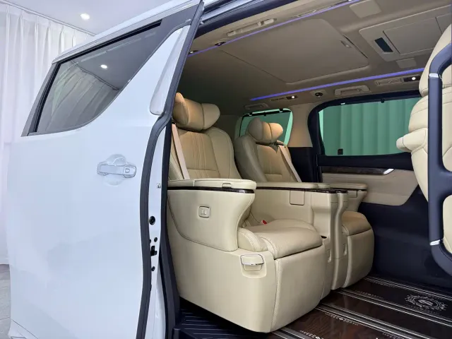 Toyota Alphard — Фото автомобиля 14
