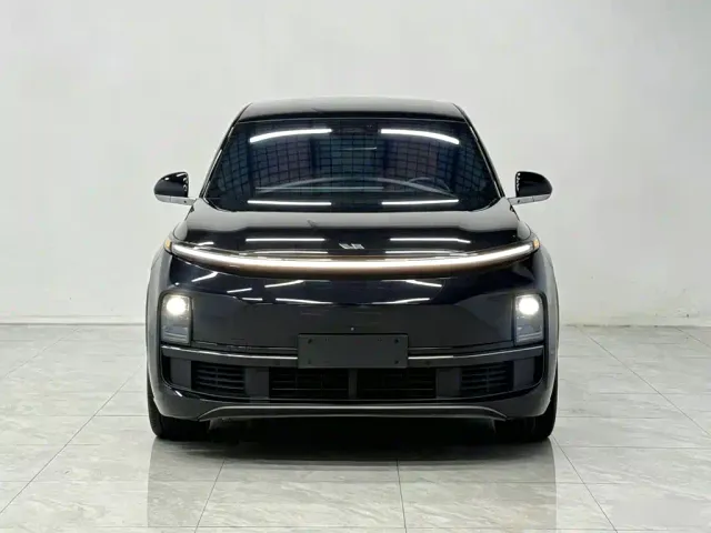 Li Auto L9 — Фото автомобиля 2