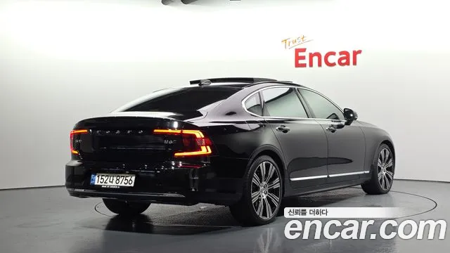 Volvo S90 — Фото автомобиля 2
