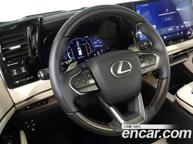 Lexus LM — Фото автомобиля 12
