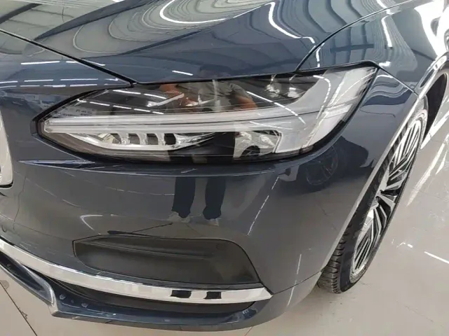 Volvo S90 — Фото автомобиля 23
