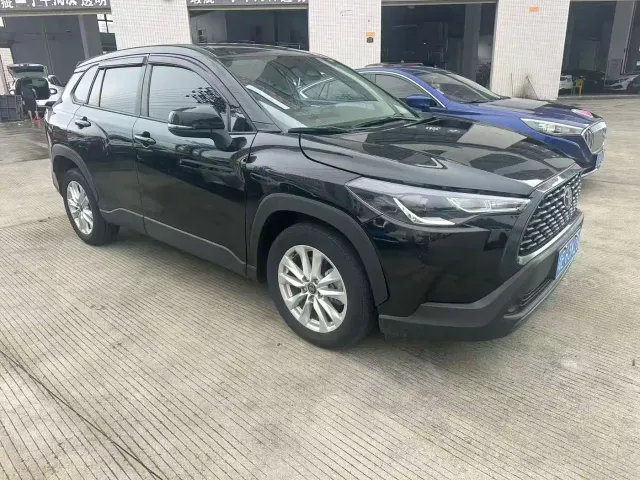 Toyota Corolla Cross — Фото автомобиля 3
