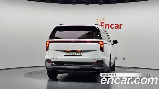 Kia Carnival — Фото автомобиля 4