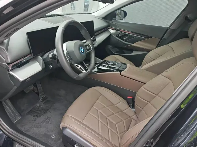 BMW i5 — Фото автомобиля 13