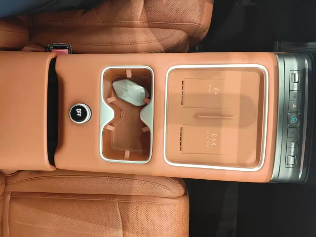BYD FangChengBao Titanium 7 — Фото автомобиля 13