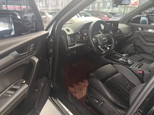Audi Q5L — Фото автомобиля 15