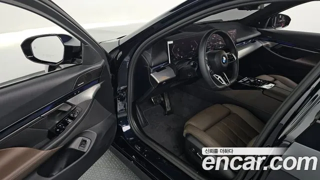 BMW 5-Series 5 серия (G60) 523d M Sport — Фото автомобиля 9