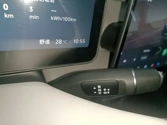 Leapmotor B10 — Фото автомобиля 12