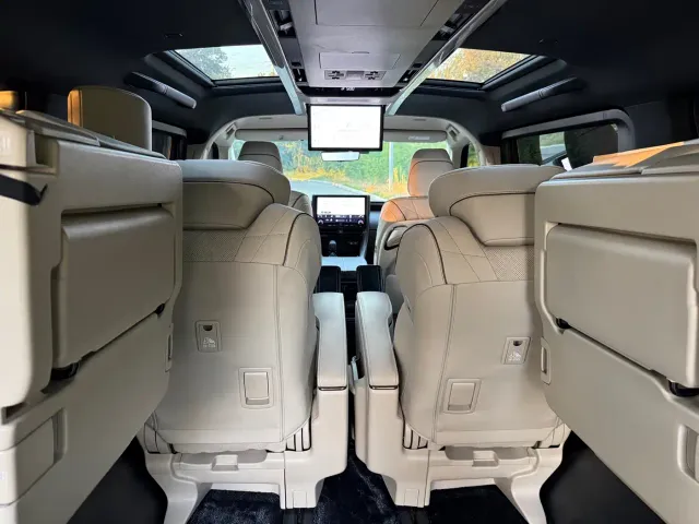 Toyota Alphard — Фото автомобиля 10
