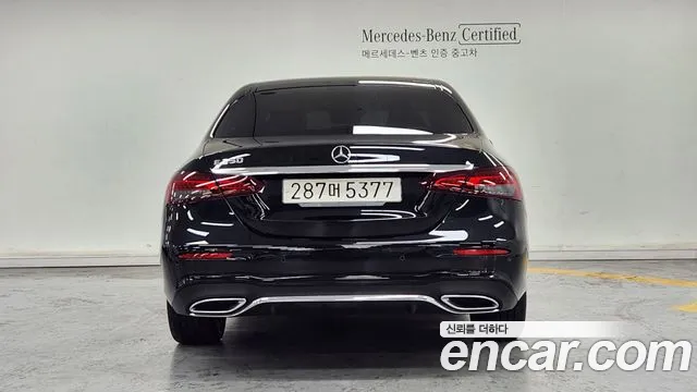 Mercedes-Benz E-Class — Фото автомобиля 4