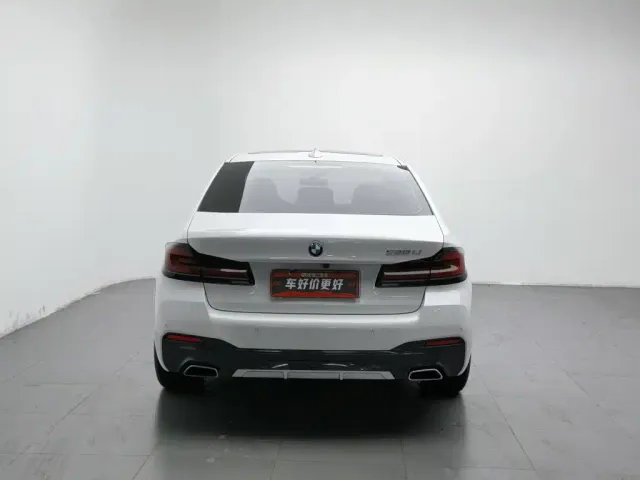 BMW 5 Series — Фото автомобиля 4