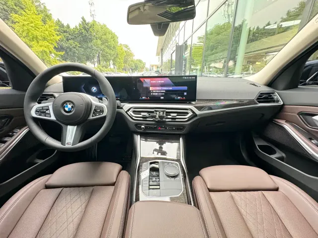 BMW 3 Series — Фото автомобиля 9