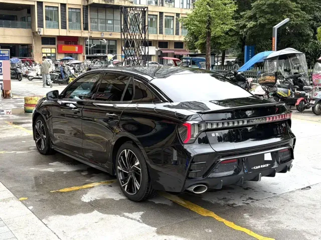 Lynk & Co 03 — Фото автомобиля 13
