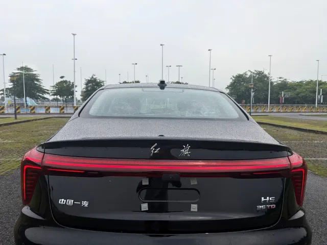Hongqi H5 — Фото автомобиля 25