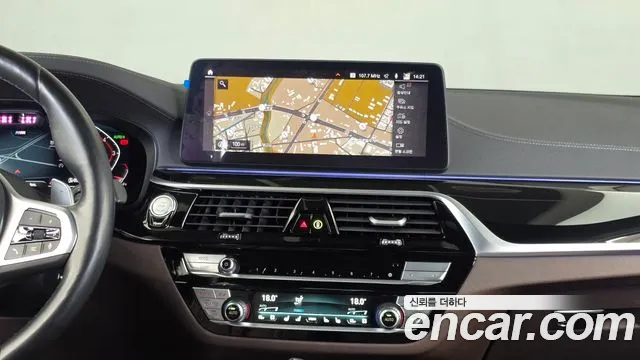 BMW 5 Series G30 — Фото автомобиля 14