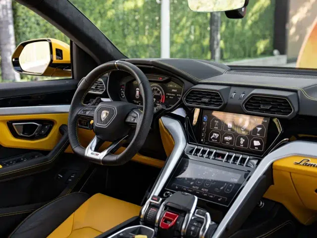 Lamborghini Urus — Фото автомобиля 11