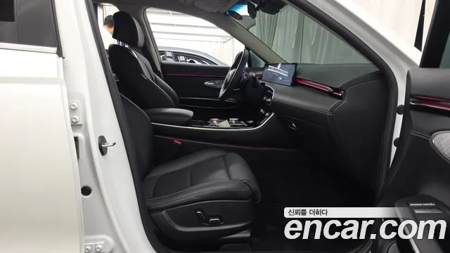 Genesis GV70 2.5T Бензин 2WD — Фото автомобиля 3