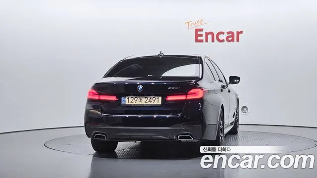 BMW 5-Series — Фото автомобиля 4