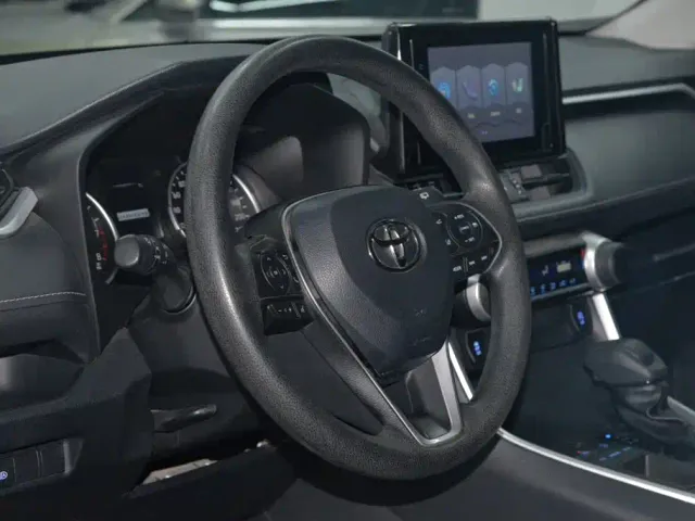 Toyota RAV4 — Фото автомобиля 9