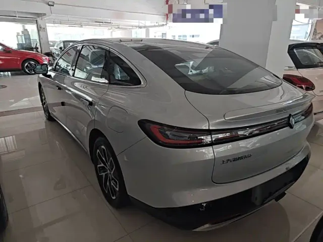 Baojun Xiangjing — Фото автомобиля 4